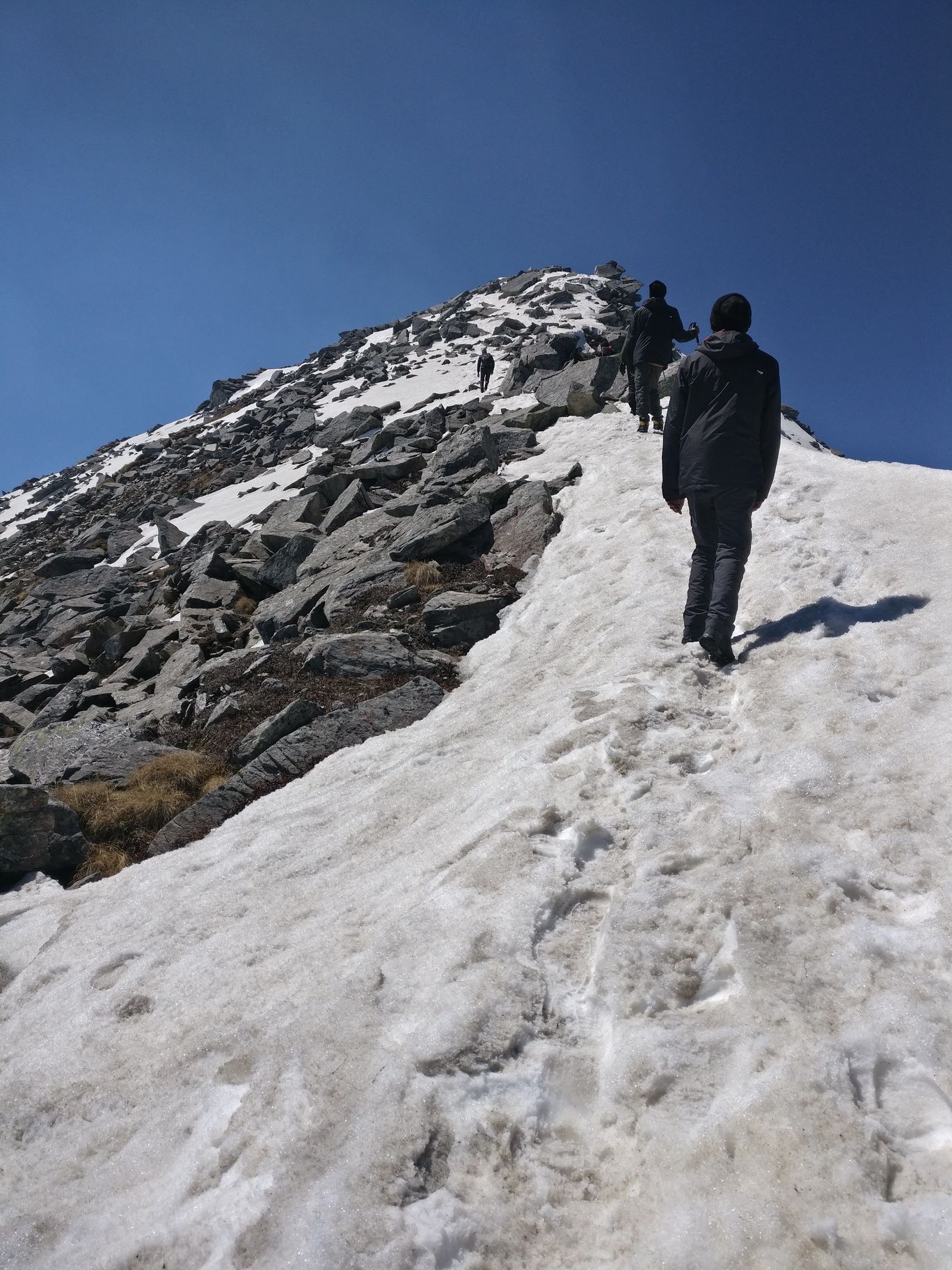 Photo of Kuari Pass & Pangarchulla Peak By Deepak Kapoor