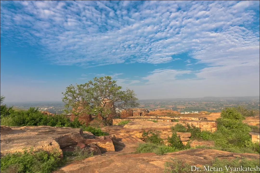 Photo of Badami Fort By Dr. Vyankatesh Metan