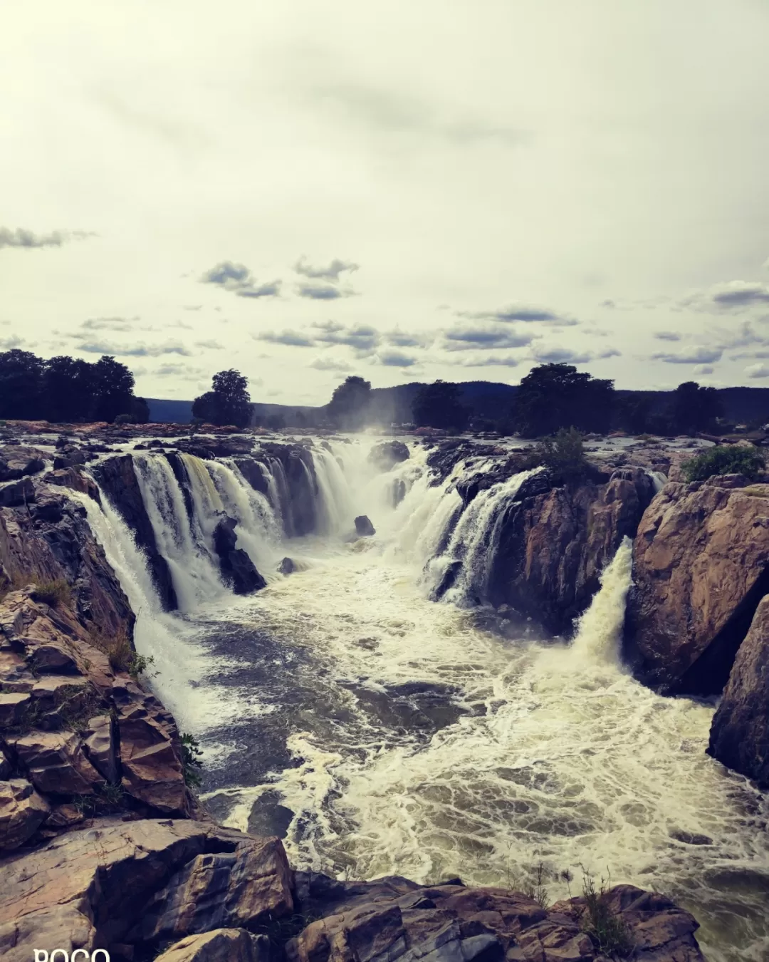 Photo of Hogenakkal Water Falls By SuperbRunawayTurtle