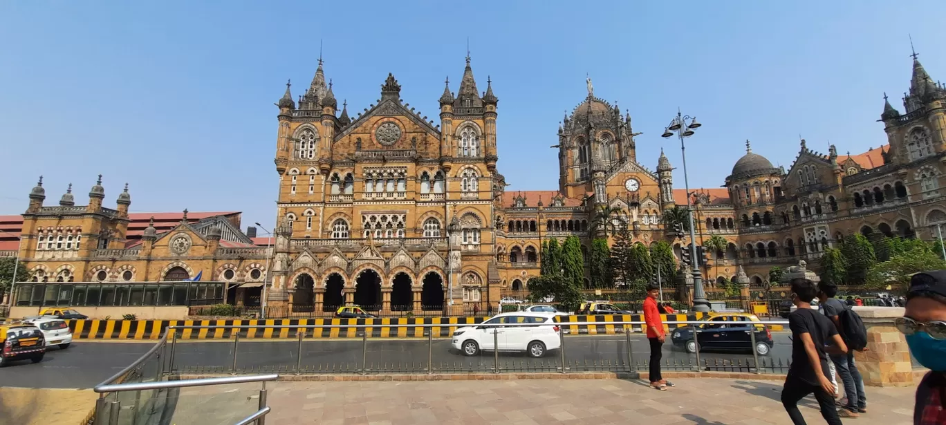 Photo of CST Local Train Station By Sagar Gala