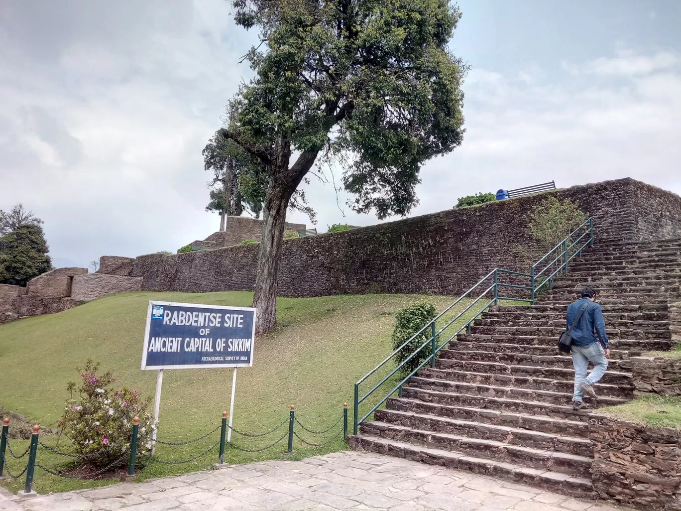 Photo of Rabdentse Ruins By Hari Chandu Vakacharla