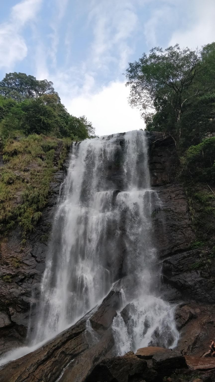 Photo of Jhari Waterfall By Hari Chandu Vakacharla