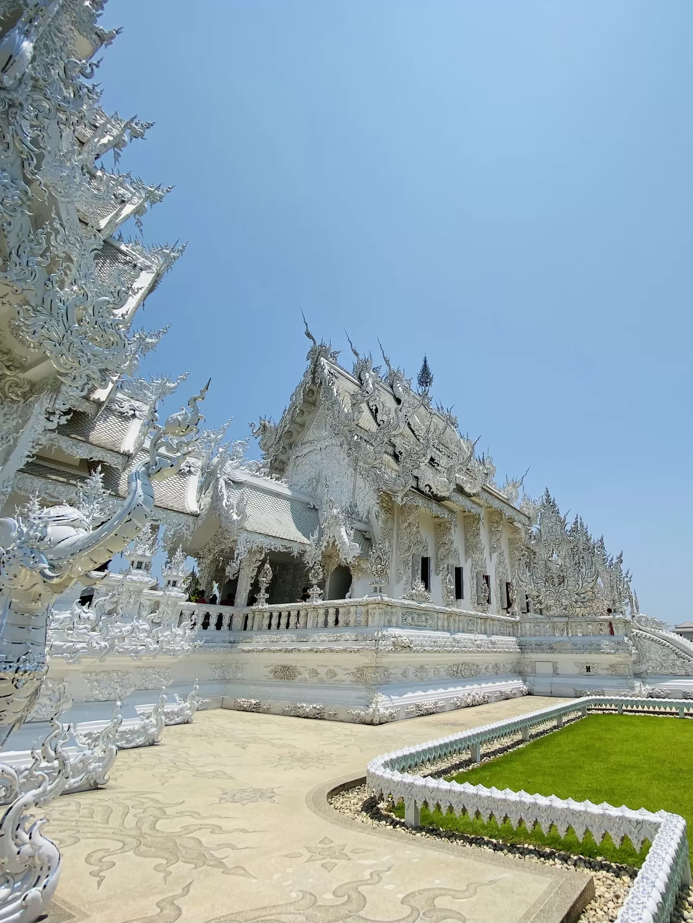 Photo of Wat Rong Khun - White Temple By Shraddha Bansode 📸