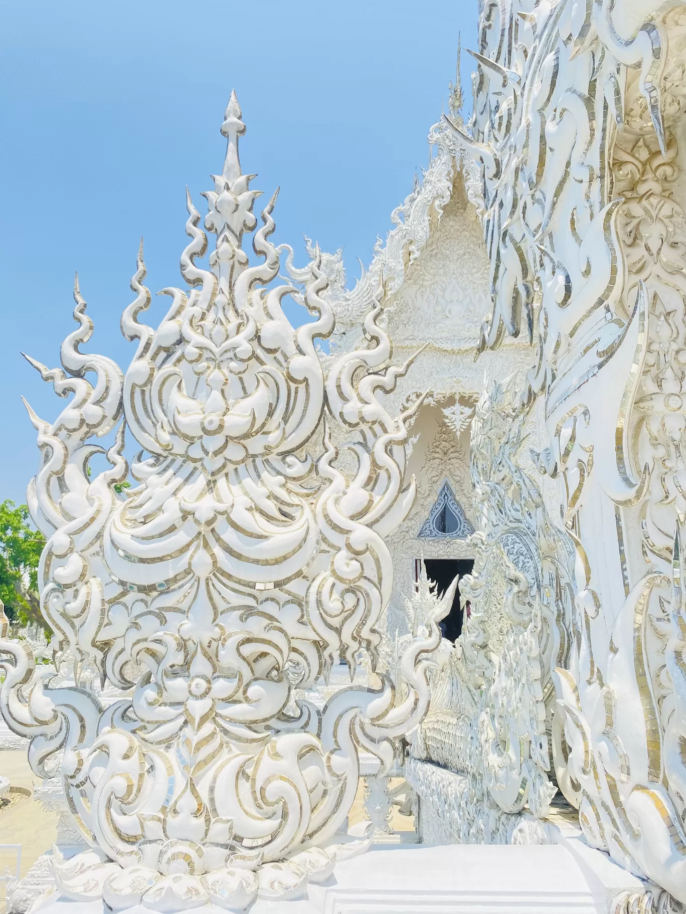 Photo of Wat Rong Khun - White Temple By Shraddha Bansode 📸
