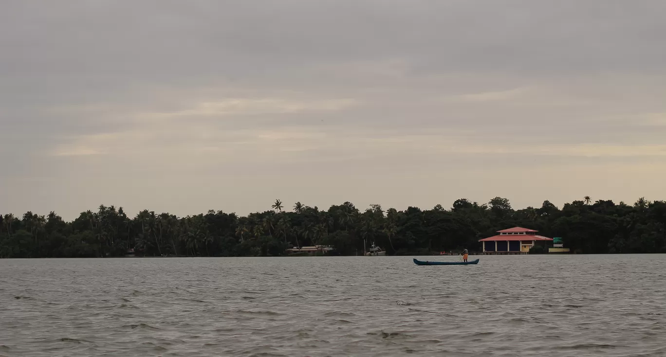 Photo of Thanneermukkom Bund By Abin Varghese