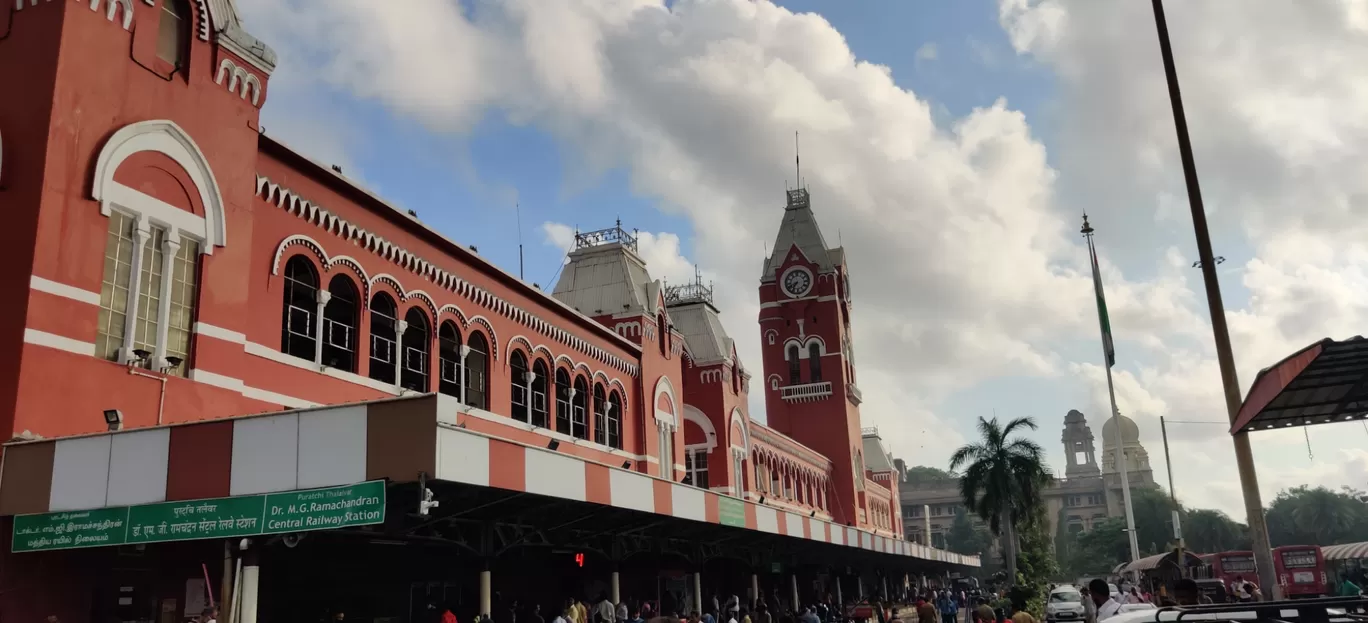 Photo of MGR Railway Station By Durga Lakshmipathy