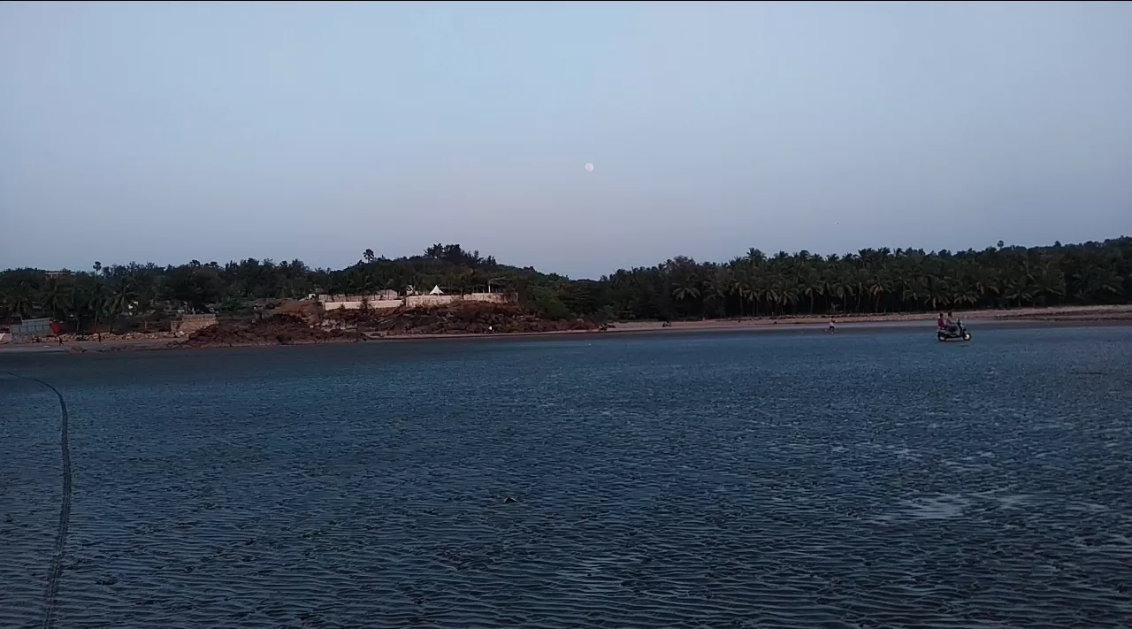 Photo of Uttan Beach By Rohita Pathak
