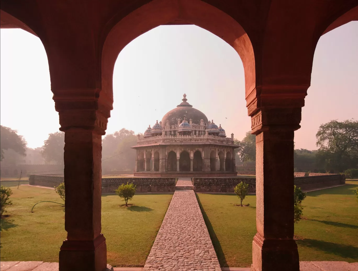 Photo of Isa Khan's Tomb By sachin chauhan