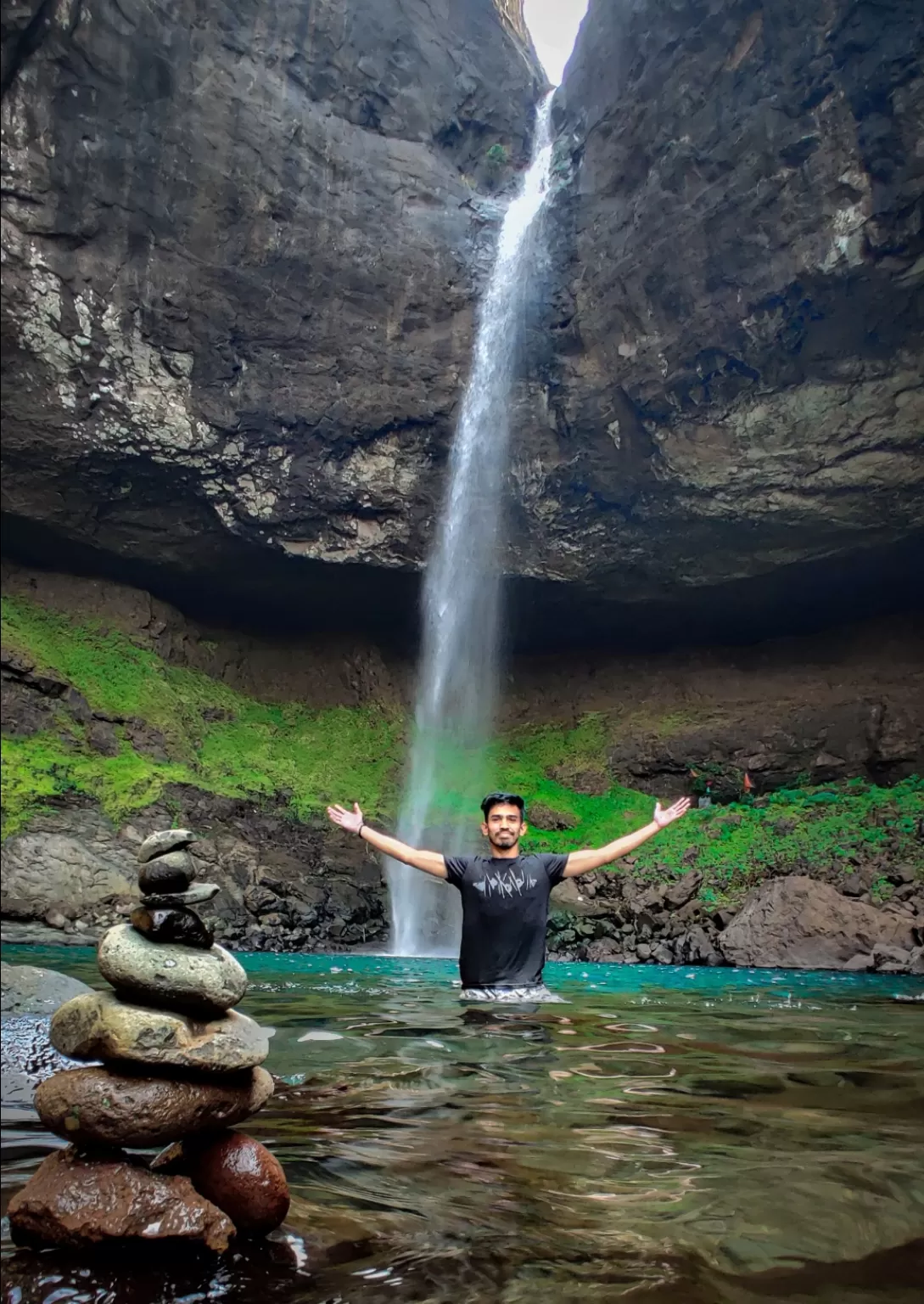 Photo of Devkund Waterfall By Vinit Tayade