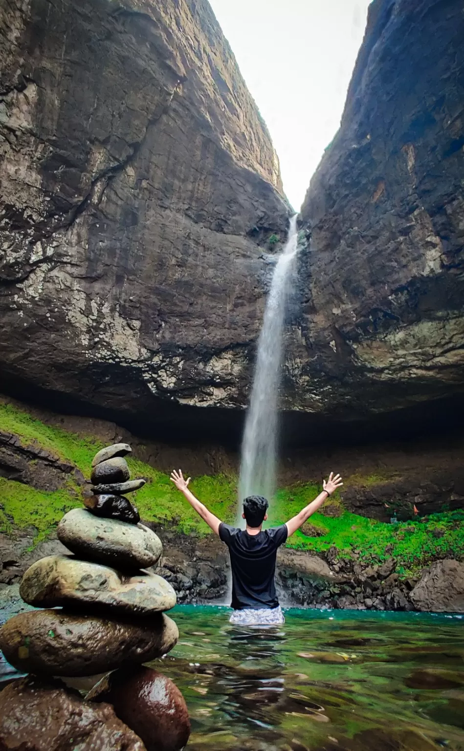 Photo of Devkund Waterfall By Vinit Tayade