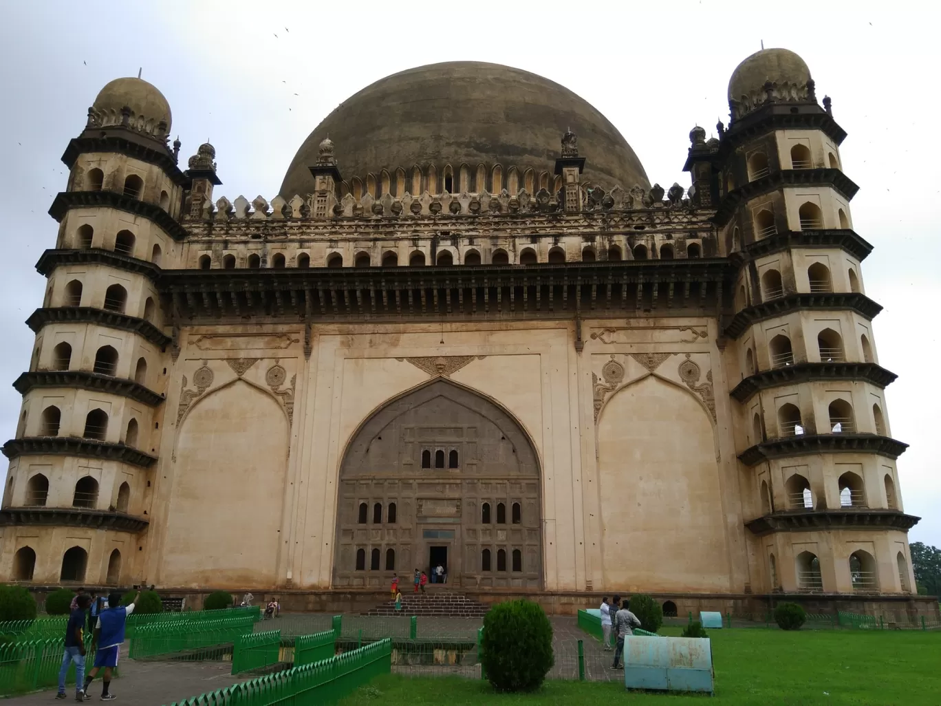 Photo of Gol Gumbaz By Kalaichezhiyan P