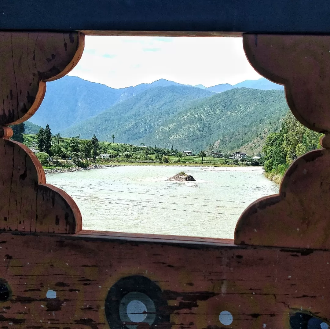 Photo of Punakha Dzong By Mitali Gujarathi Shitut