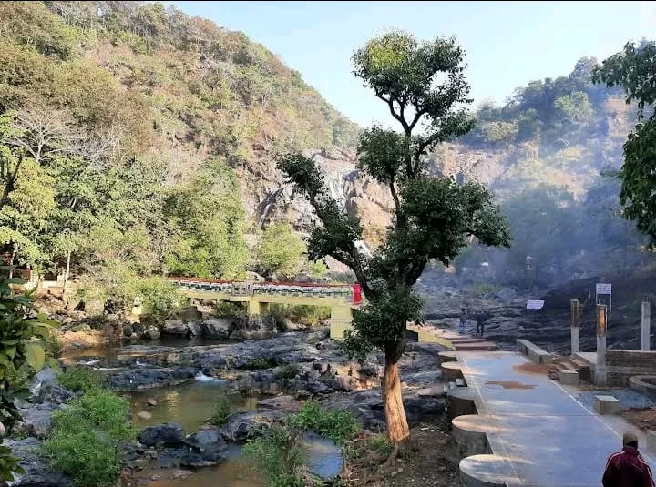 Photo of Hirni Water Falls By Sushmita Kullu