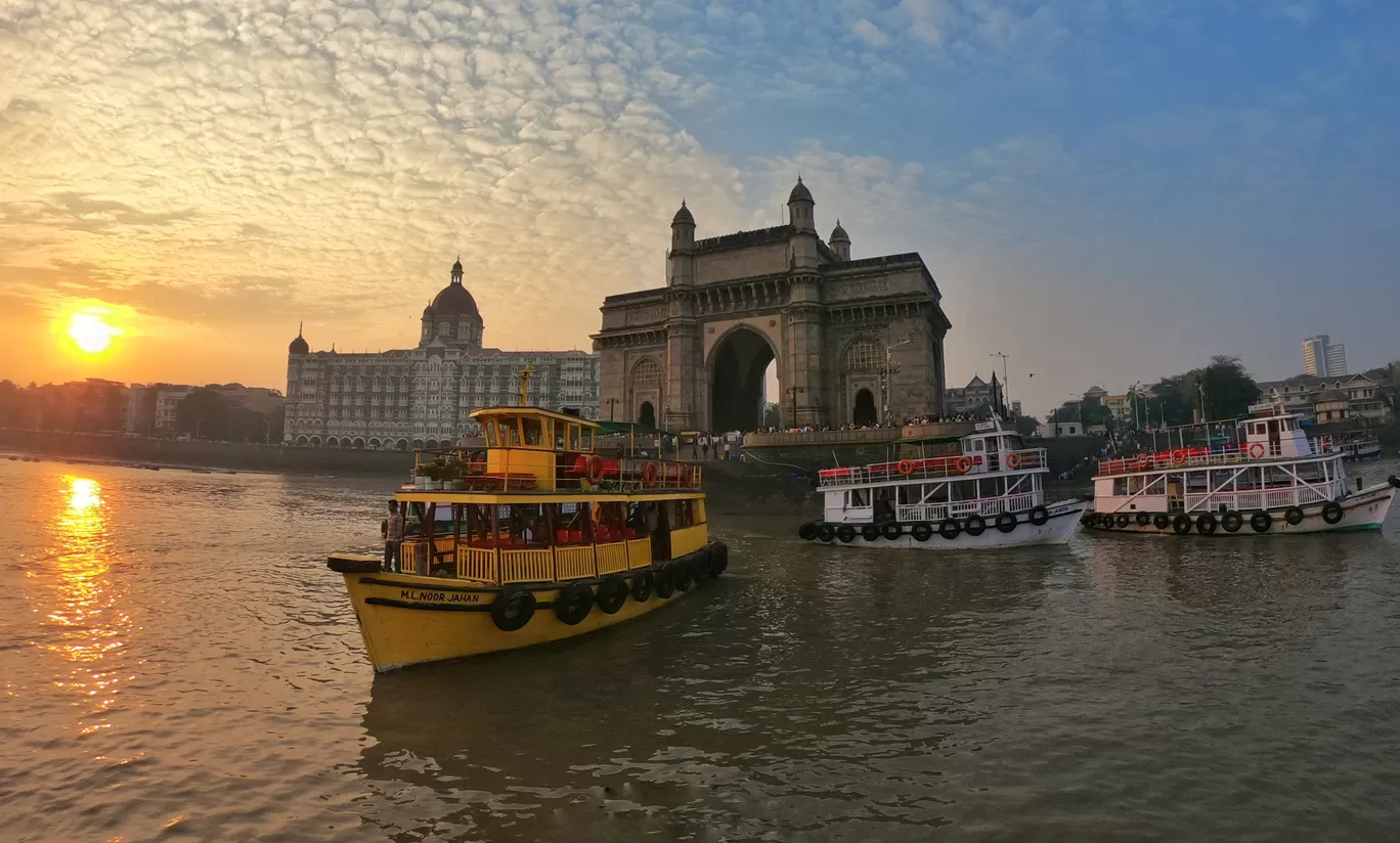 Photo of Gateway of India By Ishwar Madkaikar