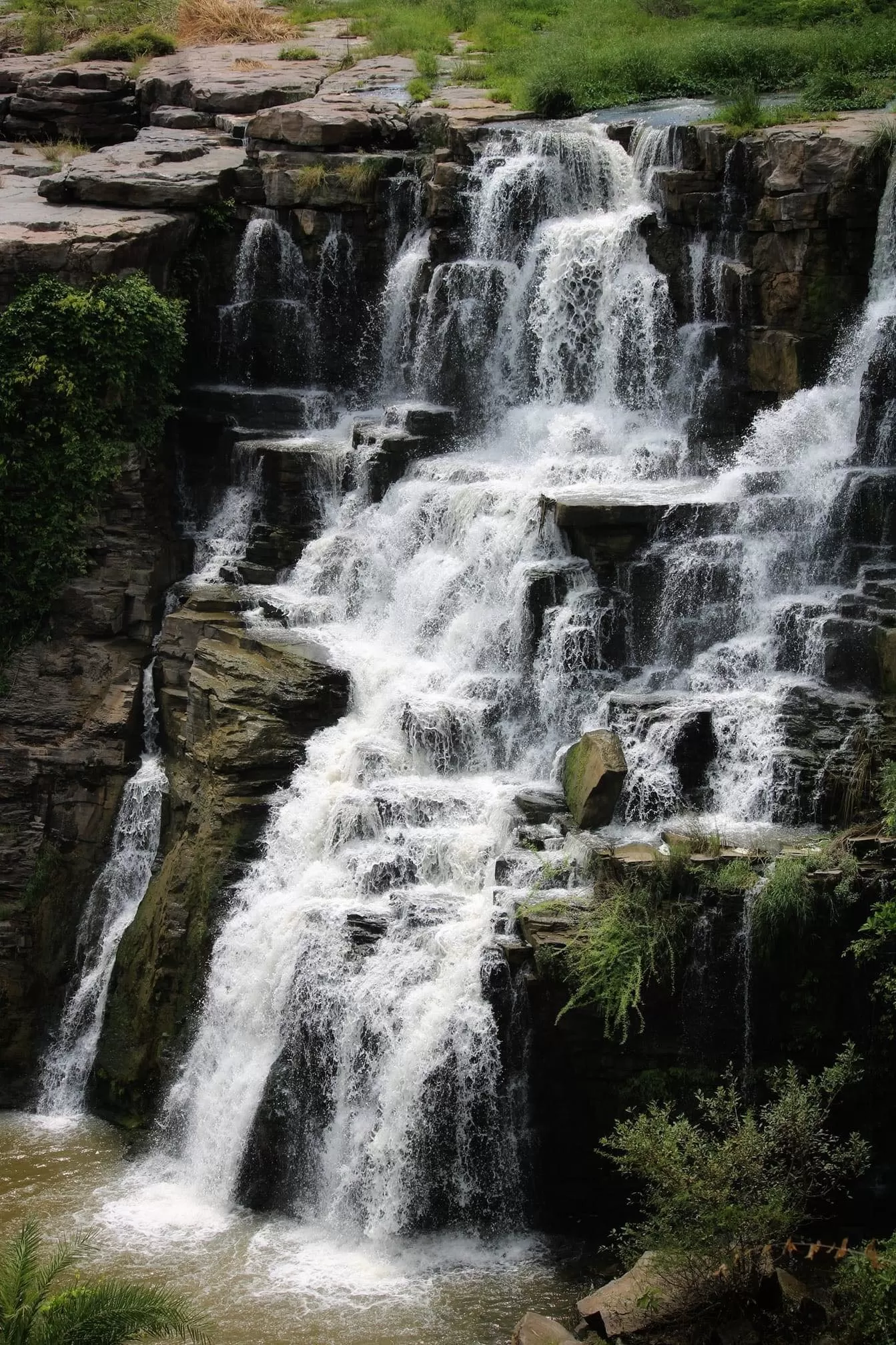 Photo of Ethipothala Waterfalls By Bhavanjan Gadi