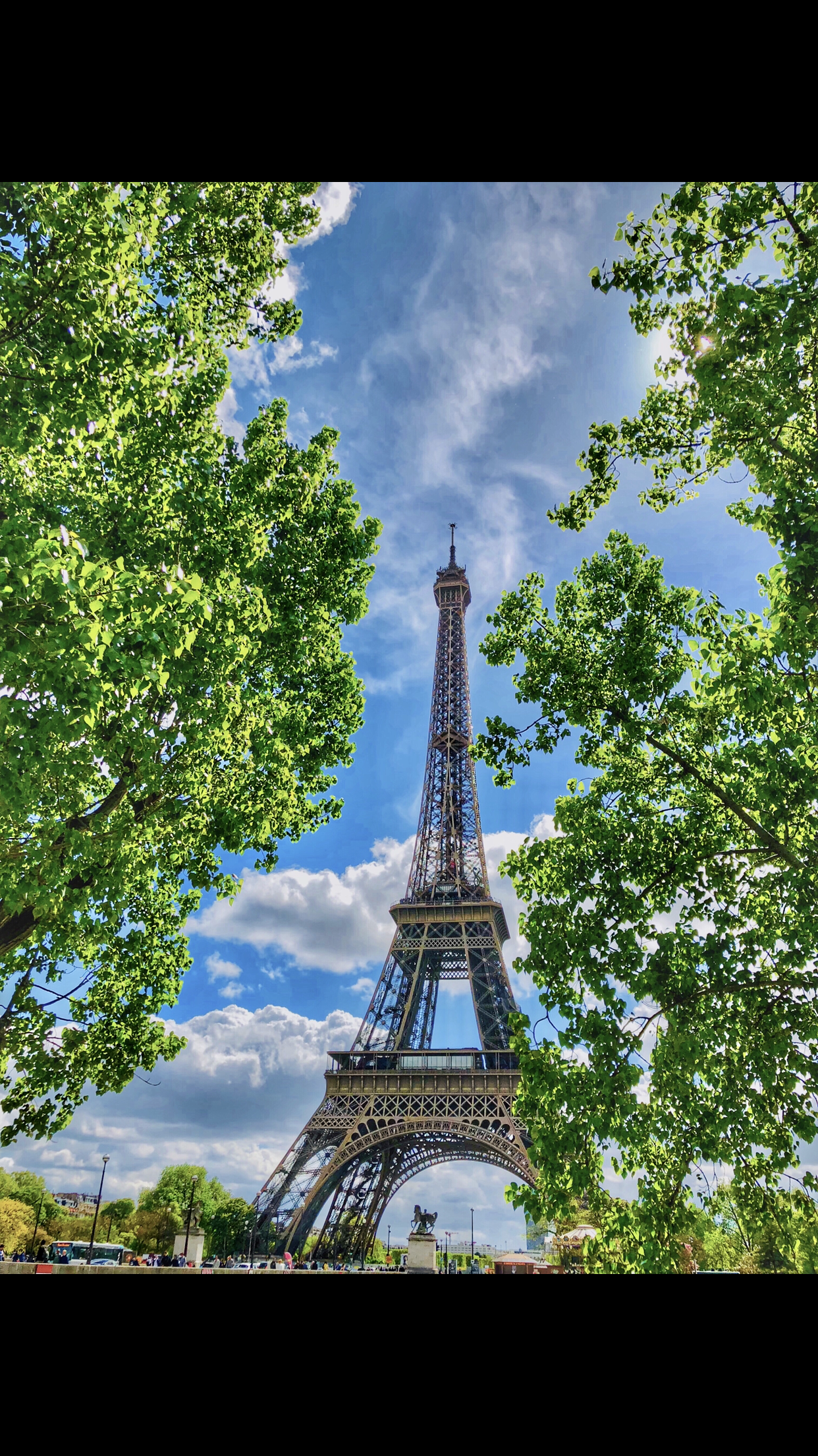 Photo of Eiffel Tower By SANYOGITA SAO