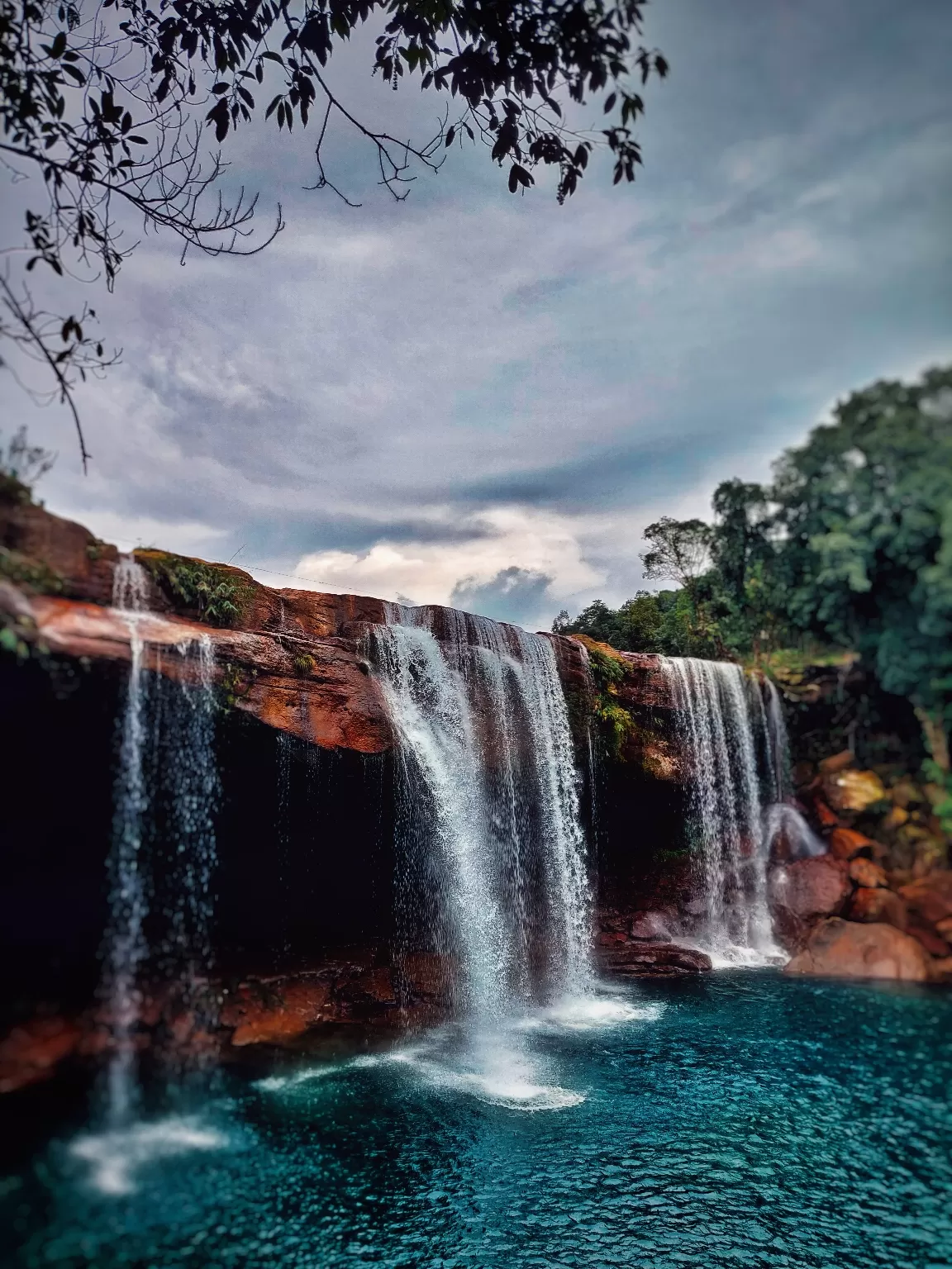 Photo of Krang Shuri Waterfall By Rohan Gogia