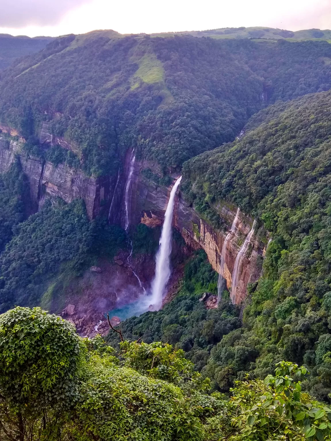 Photo of NohKaLikai Falls By Priyanka Emily Monteiro