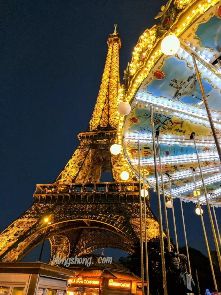 Photo of Eiffel Tower By Devlina Talapatra