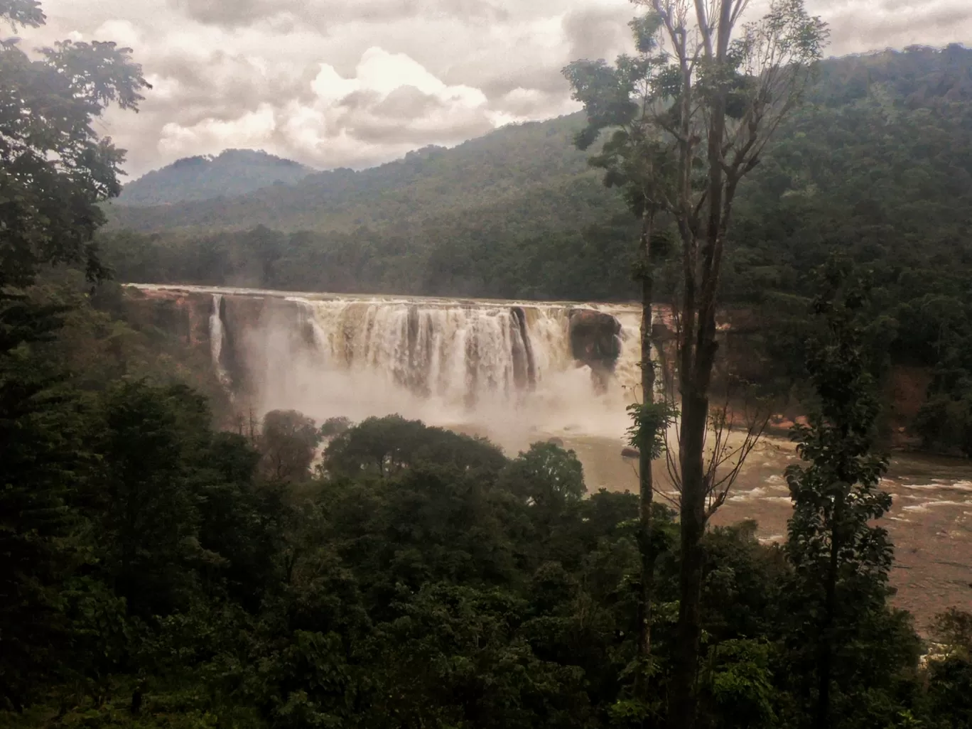 Photo of Athirapally Waterfalls By Swapnil Loya