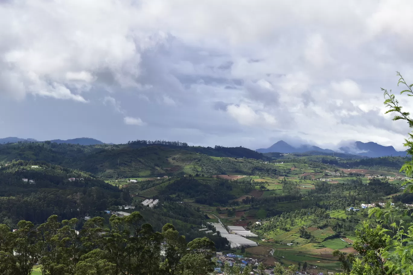 Photo of Ooty By Shameek Mukhopadhyay