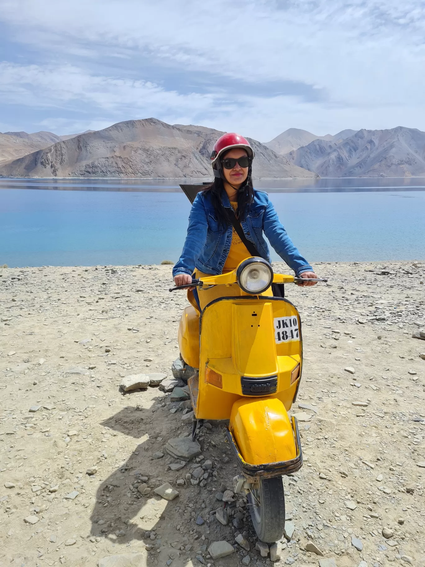 Photo of Pangong Tso By The Rooted Nomads (Ria Chaudhury)