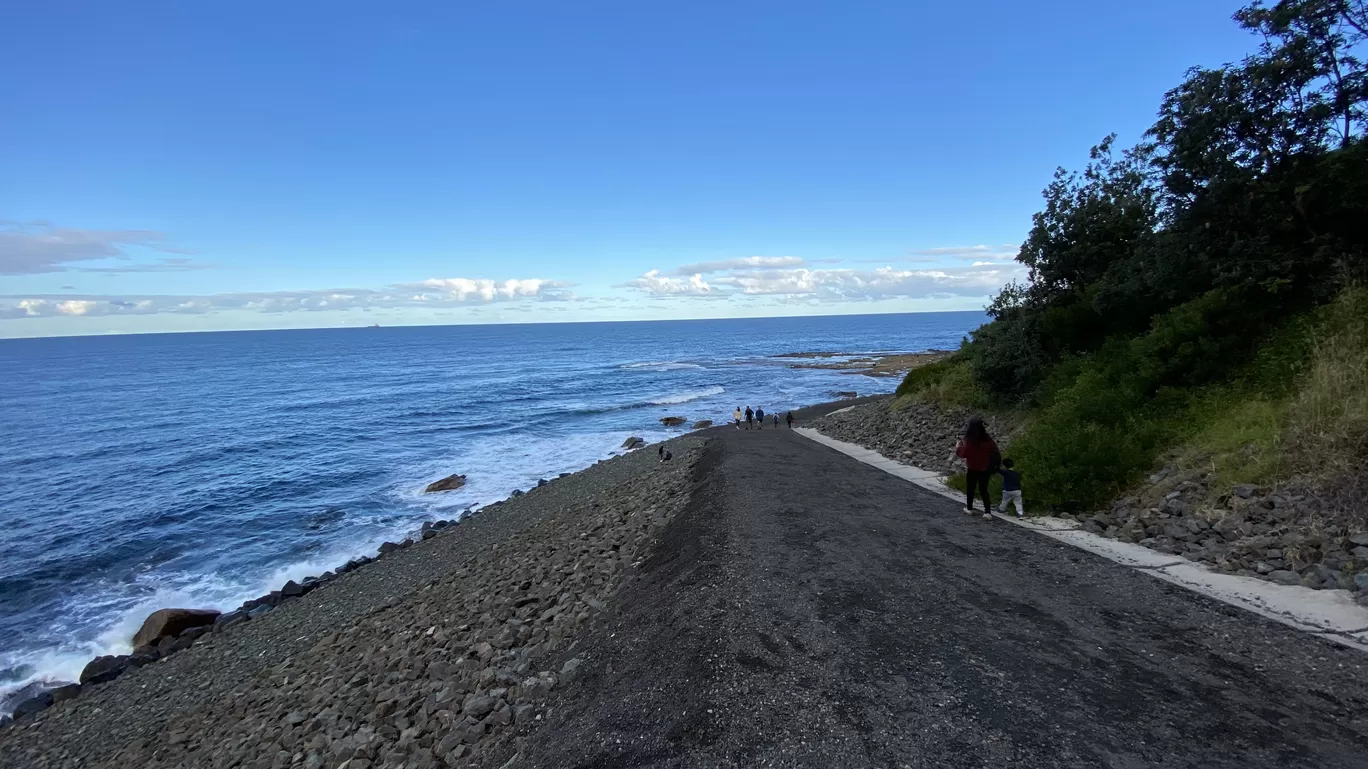 Photo of Sea Cliff Bridge By The Globetrotter Duo