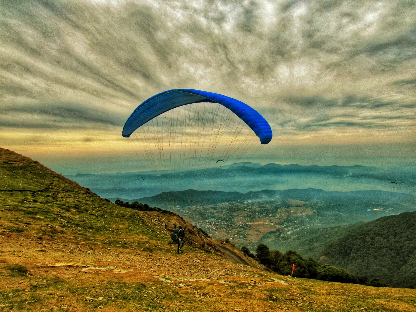 Photo of Bir Billing Paragliding By Megha Biswas