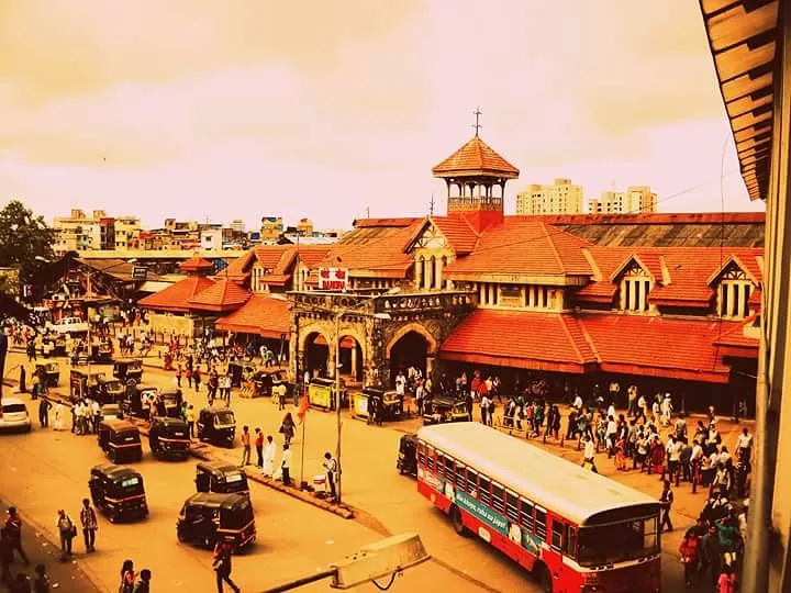 Photo of Bandra Railway Station By PARIVARTANA SINGH
