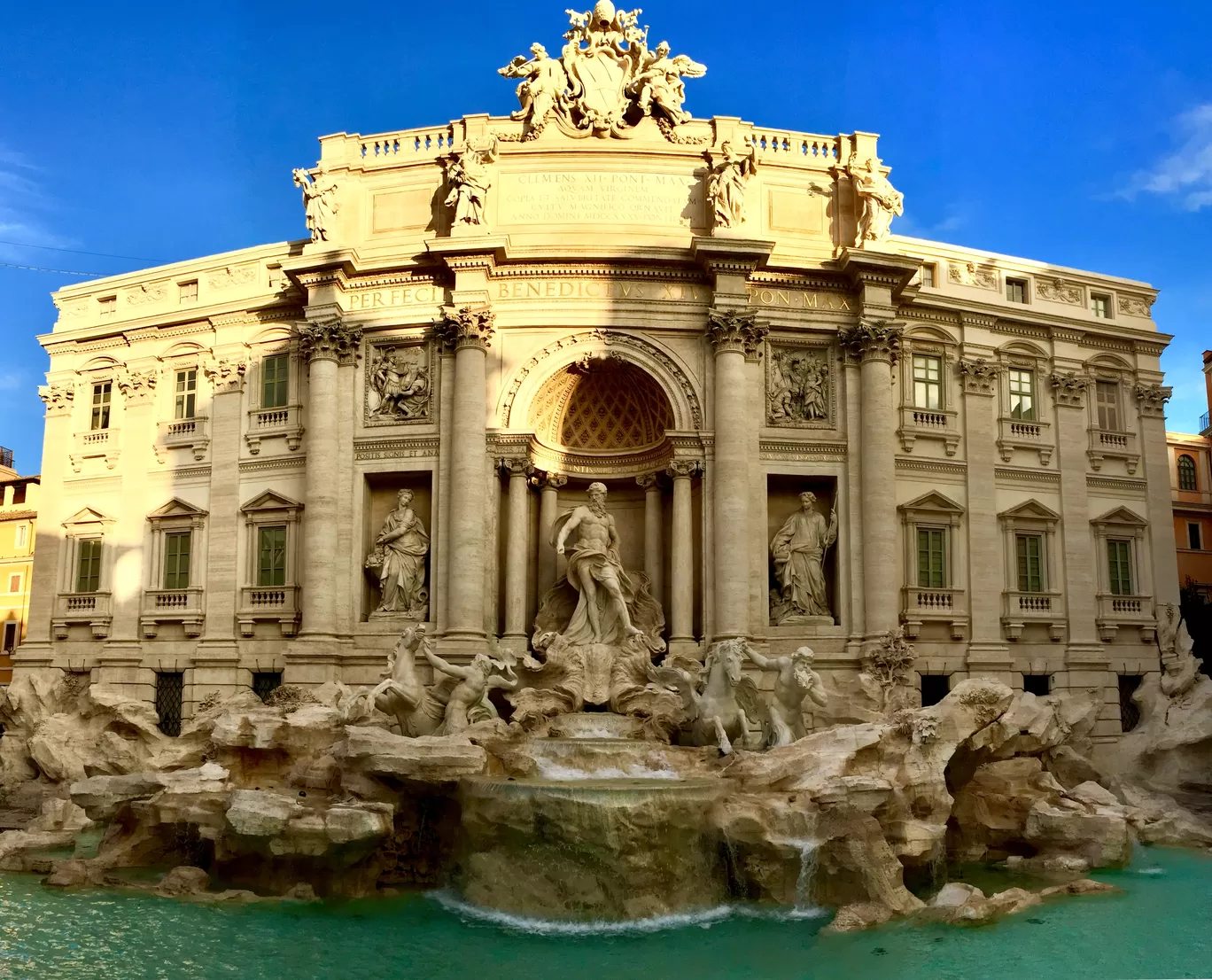 Photo of Trevi Fountain By Raveendra Mrkc