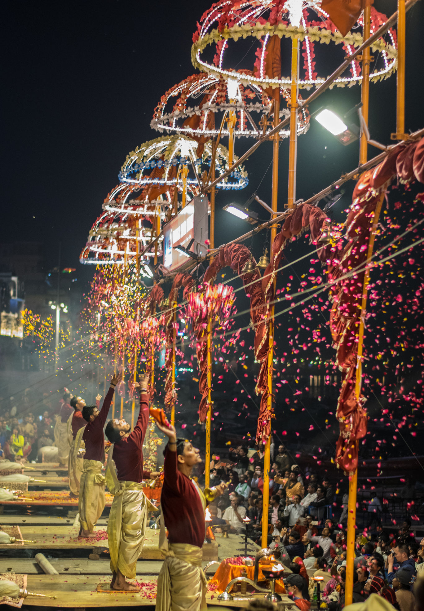 Photo of Ganga Aarti @ Dashashwamedh Ghat By Harshavardhan Behura