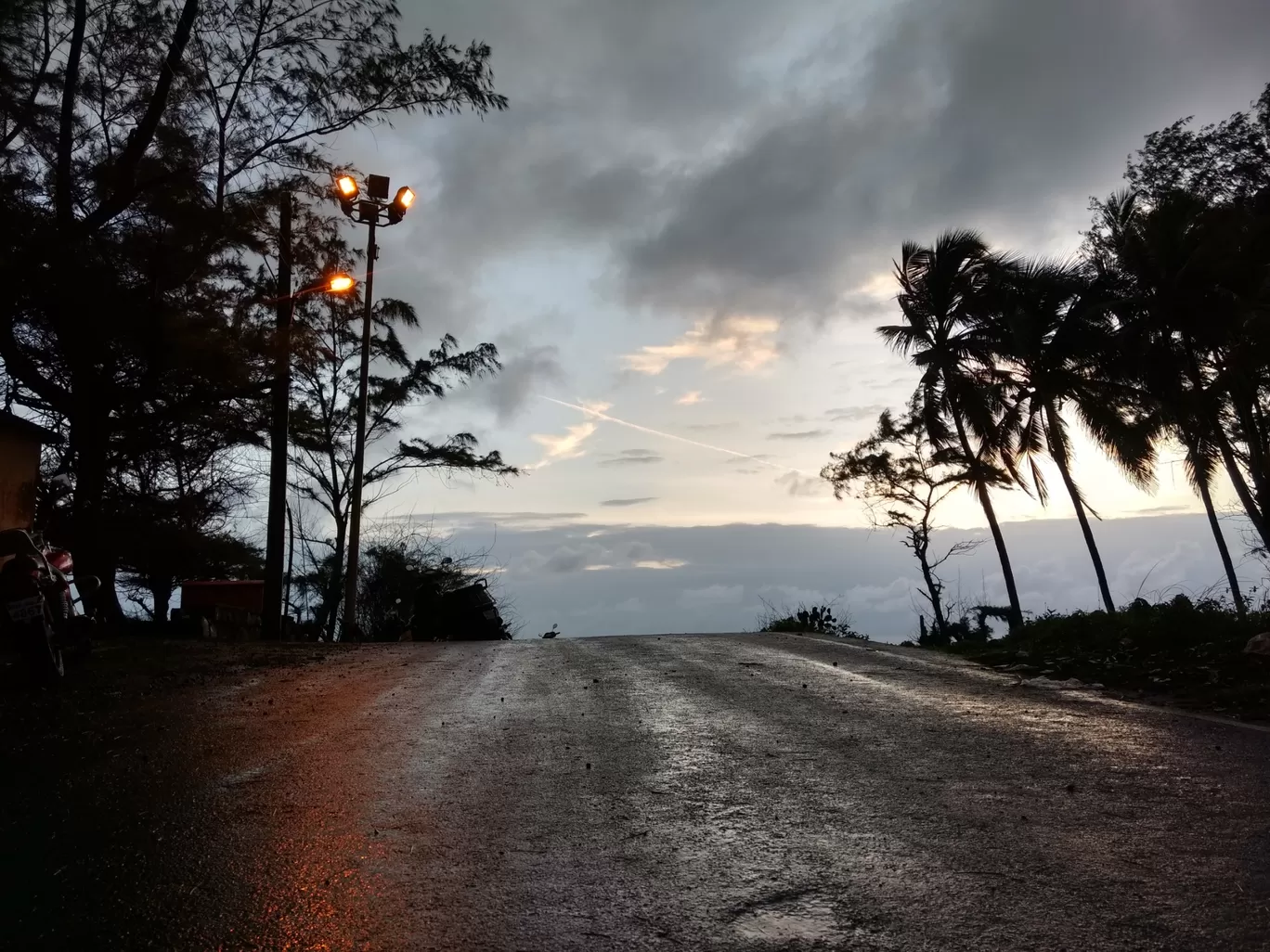 Photo of Arnala Beach Road By Amit K Singh