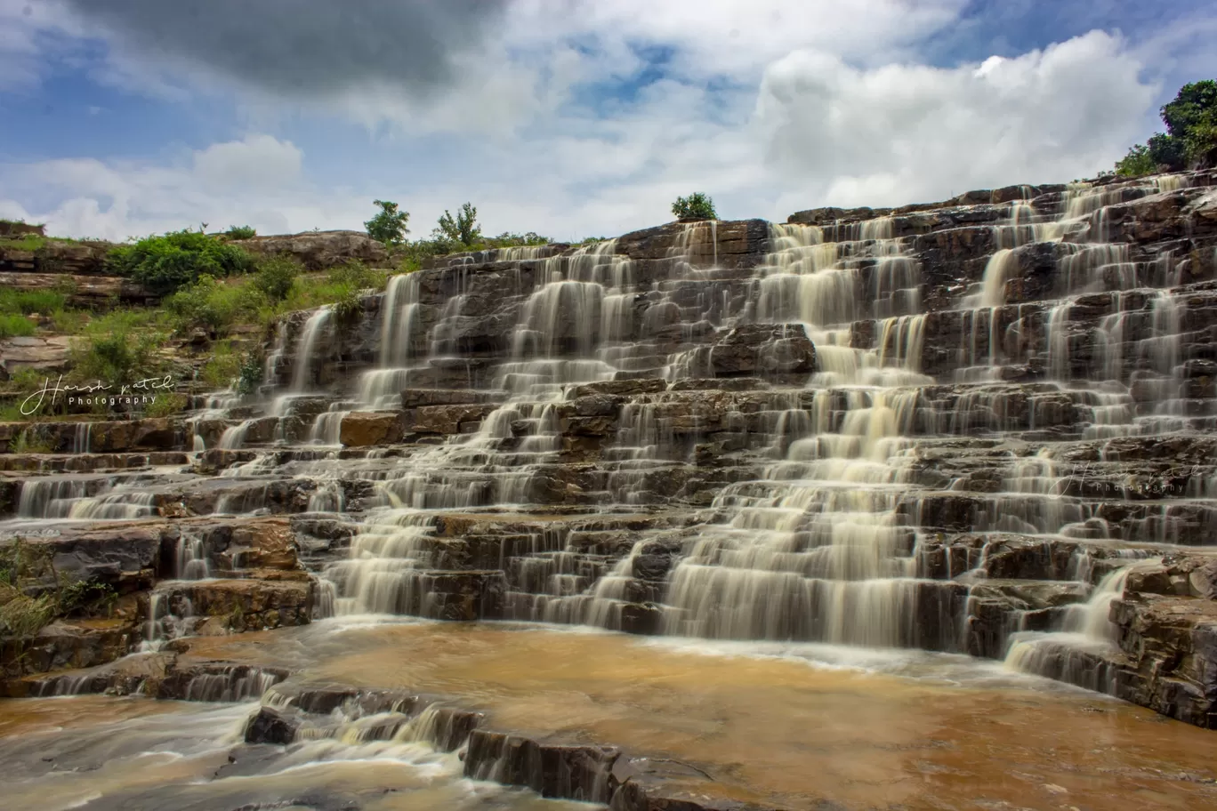 Photo of Mandwa Waterfall By Harsh Patel