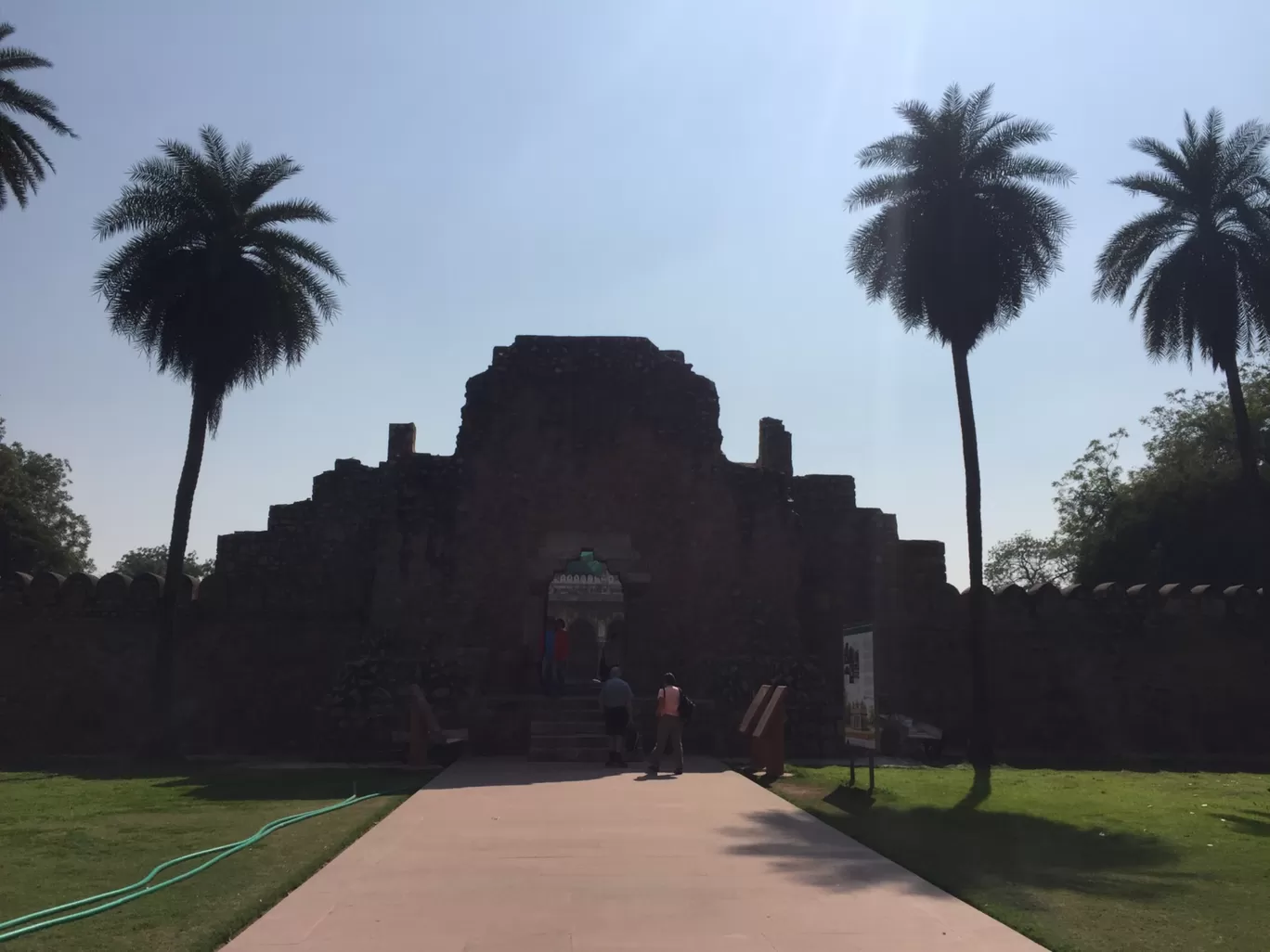 Photo of New Delhi By Faltuvlogger