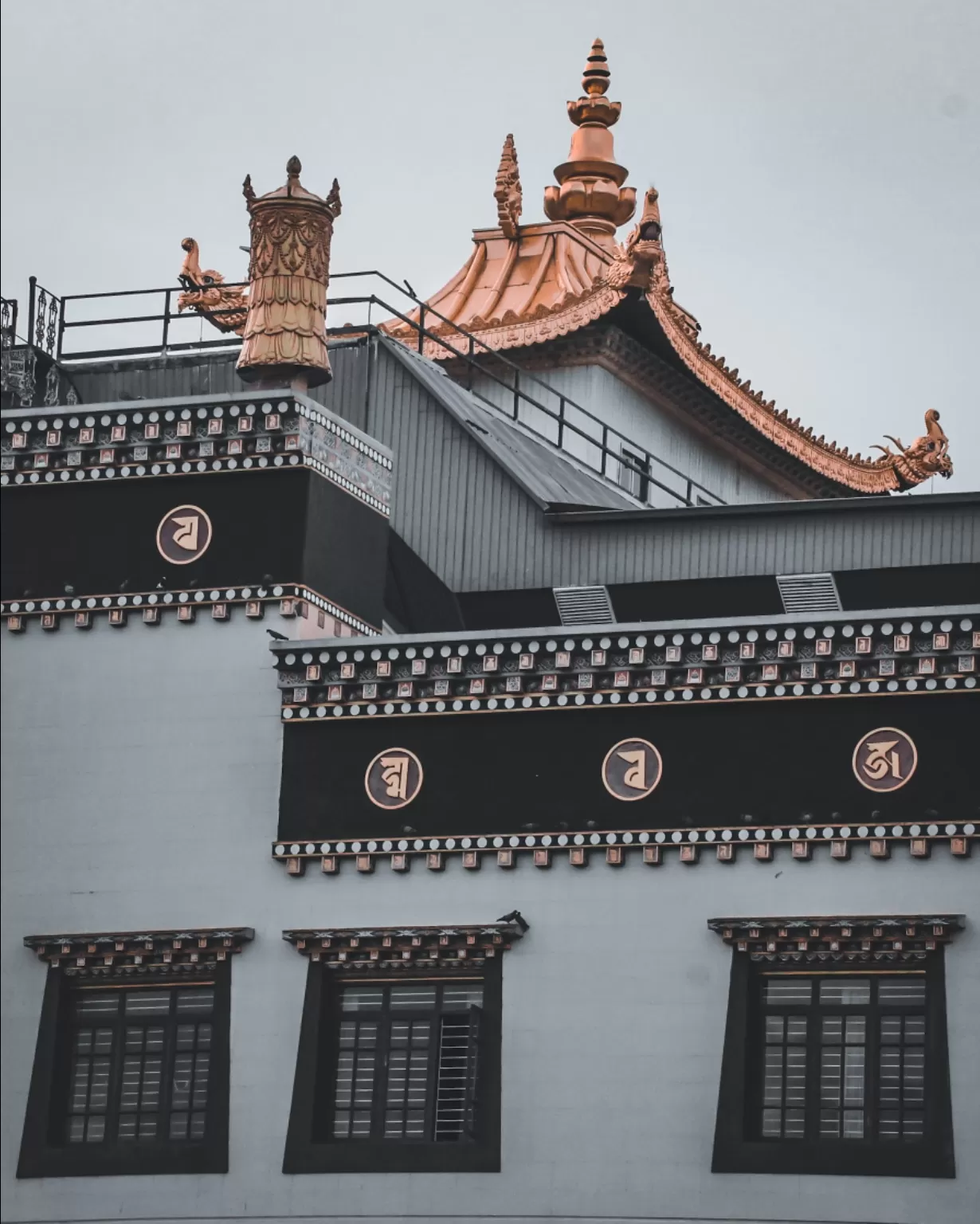 Photo of Bylakuppe Budda temple By iamasanchari (Natesh Achar)