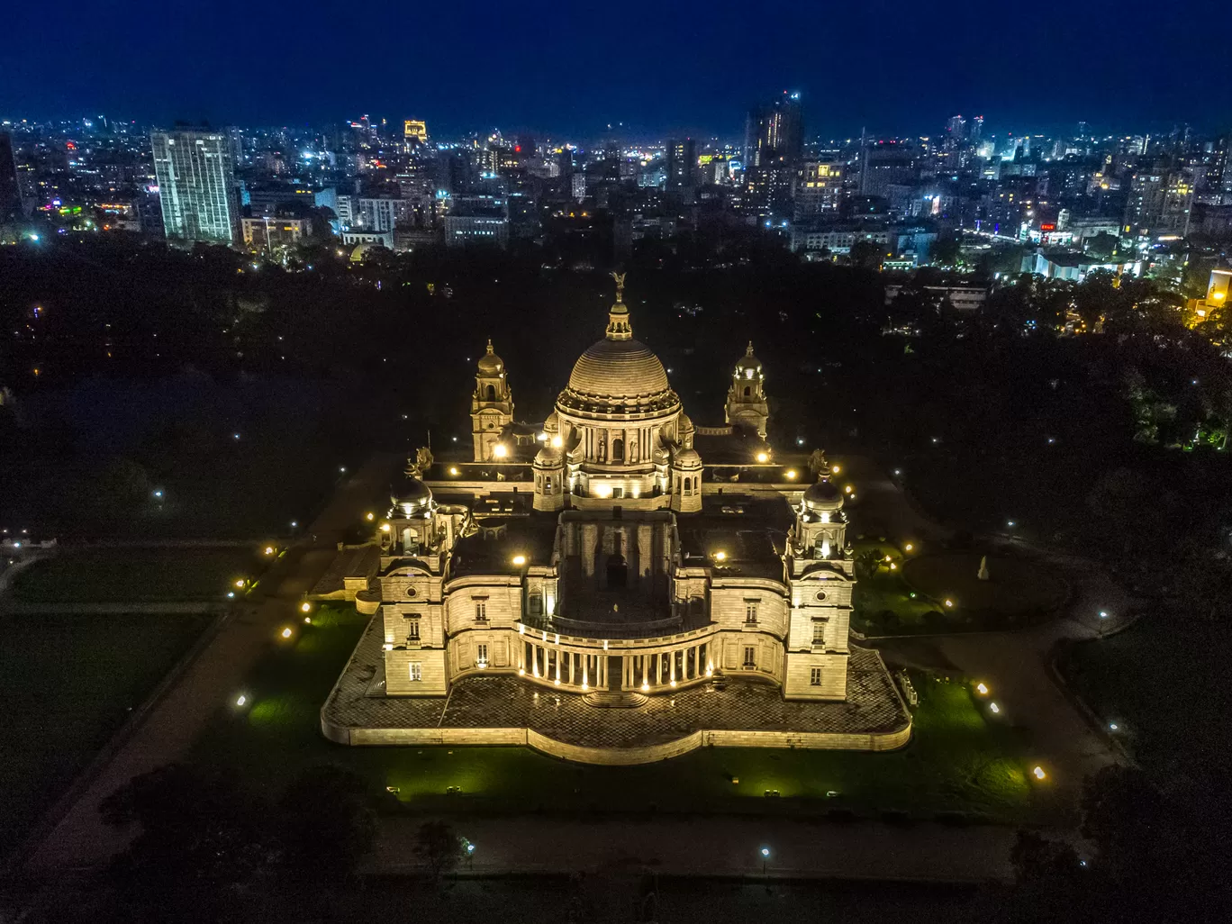Photo of Victoria Memorial By Saurabh Sirohiya