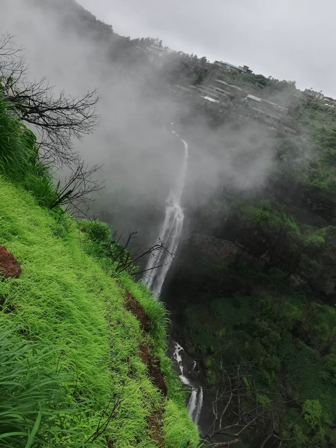 Photo of Lingmala Waterfall Point By Yash Gandhi