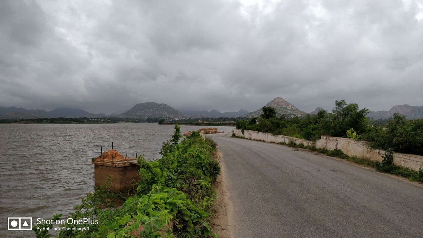 Photo of Gauribidanur - Gudibanda Road By Globetrotter Abhishek