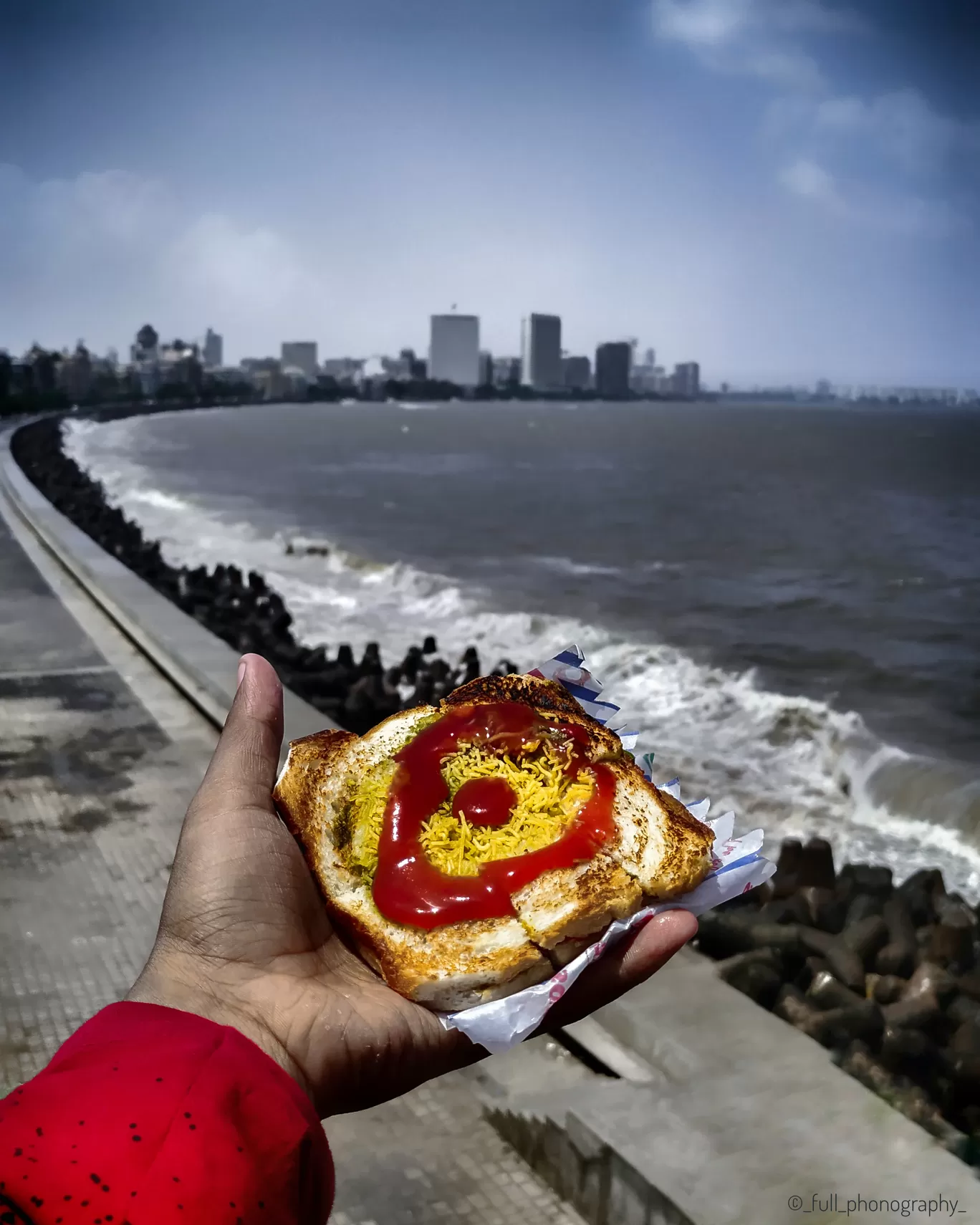 Photo of Marine Lines By Shubham Ganjave