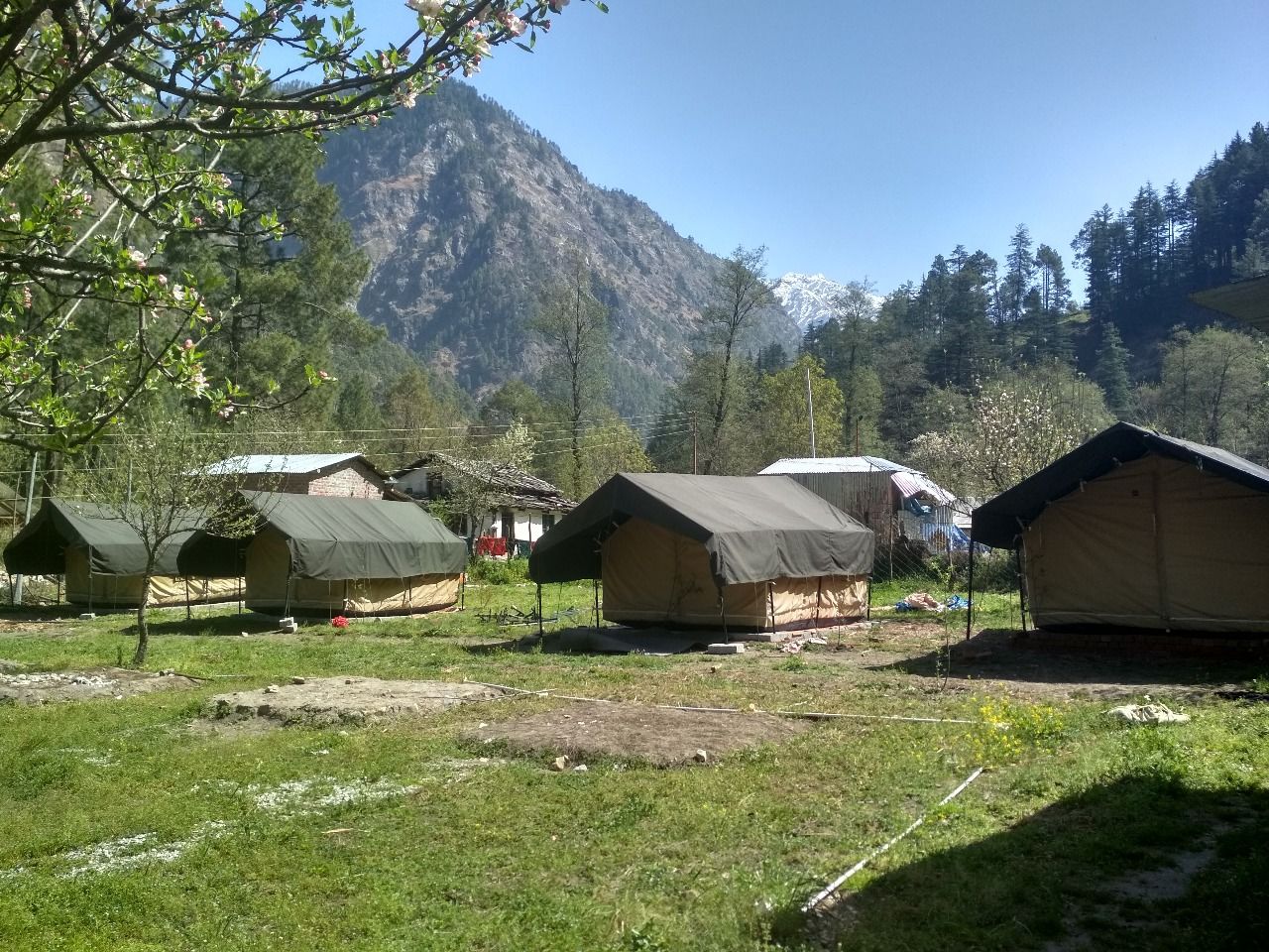 Photo of BRICK AND WOOD COTTAGES AND CAMPS KASOL By Vikas Viki