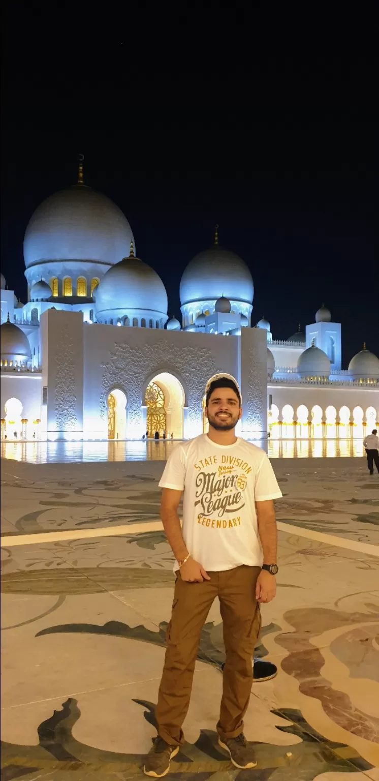 Photo of Sheikh zayed mosque - Abu Dhabi - United Arab Emirates By Tej Choudhary