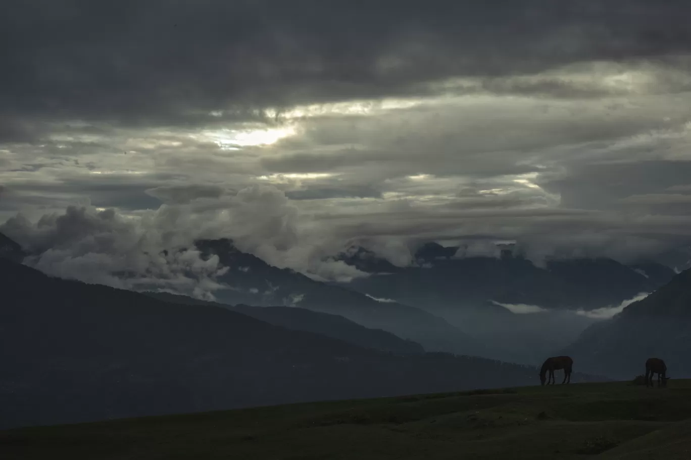 Photo of Bijali mahadev temple हलैणी By Devesh Kapoor