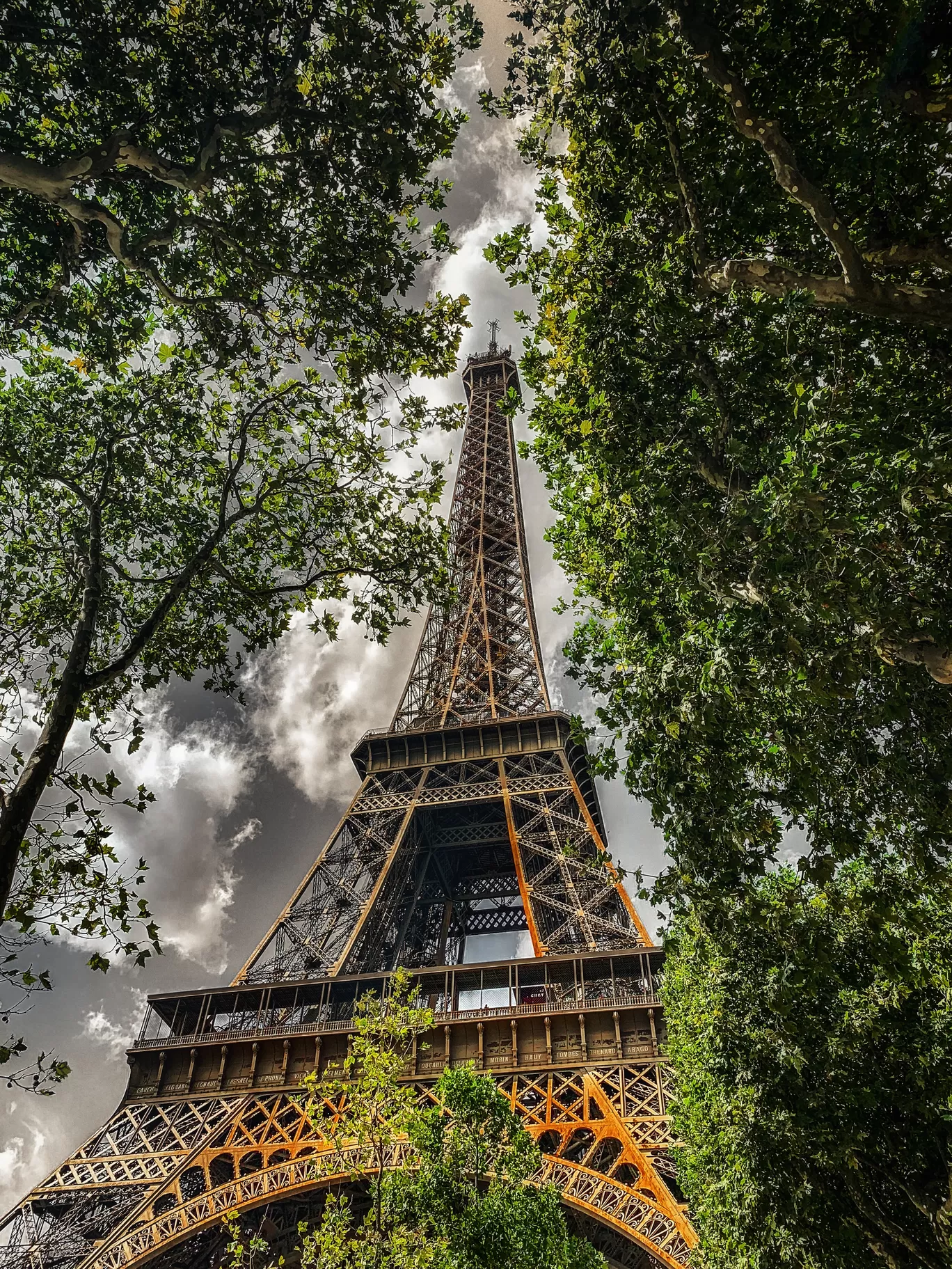 Photo of Eiffel Tower By Darena Daniette