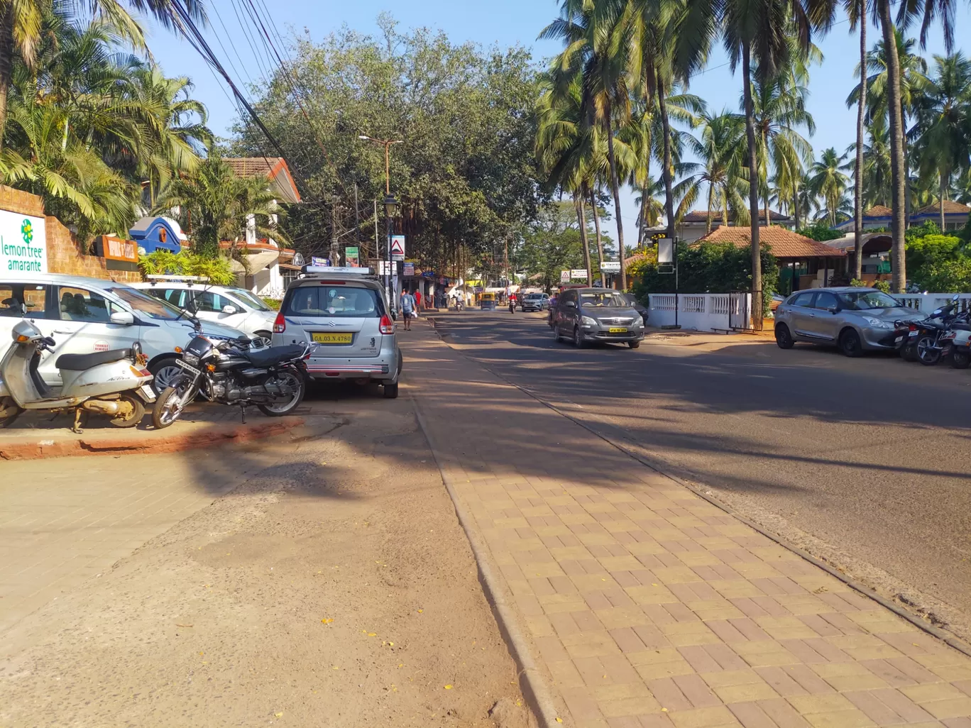 Photo of Candolim Beach Road By vinod Mahajan