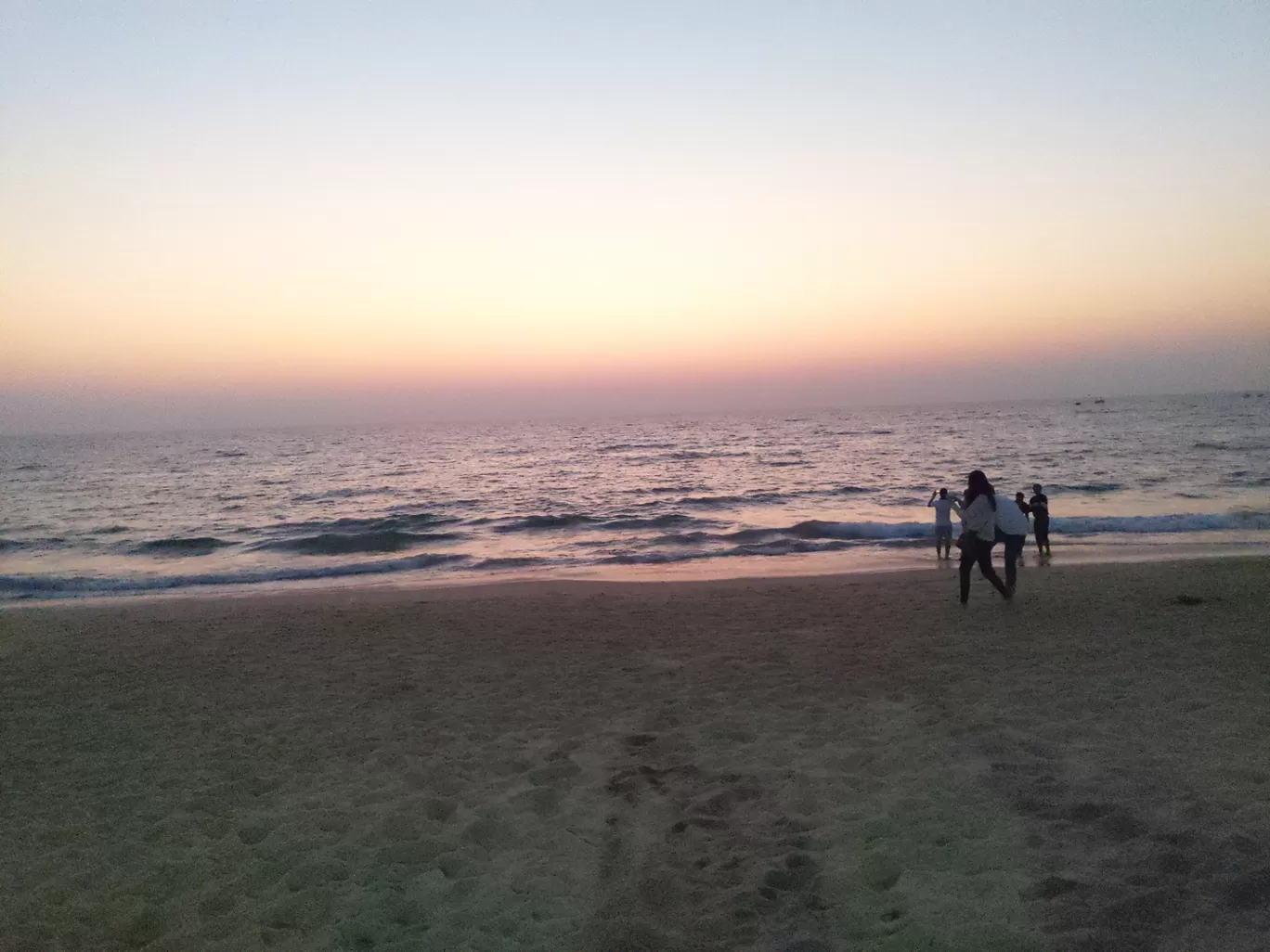 Photo of Candolim Beach Road By vinod Mahajan