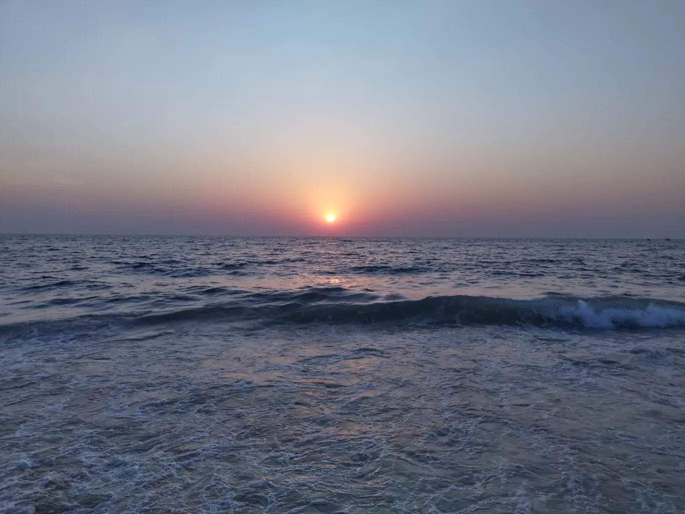 Photo of Candolim Beach Road By vinod Mahajan