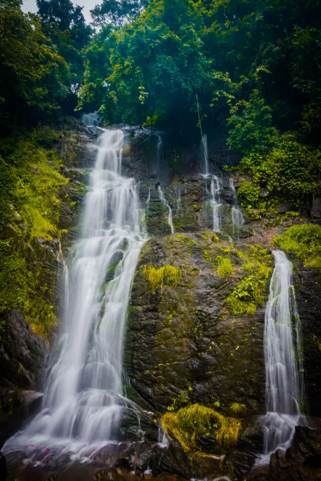 Photo of Valanjanganam waterfalls By Rishab Tripathy