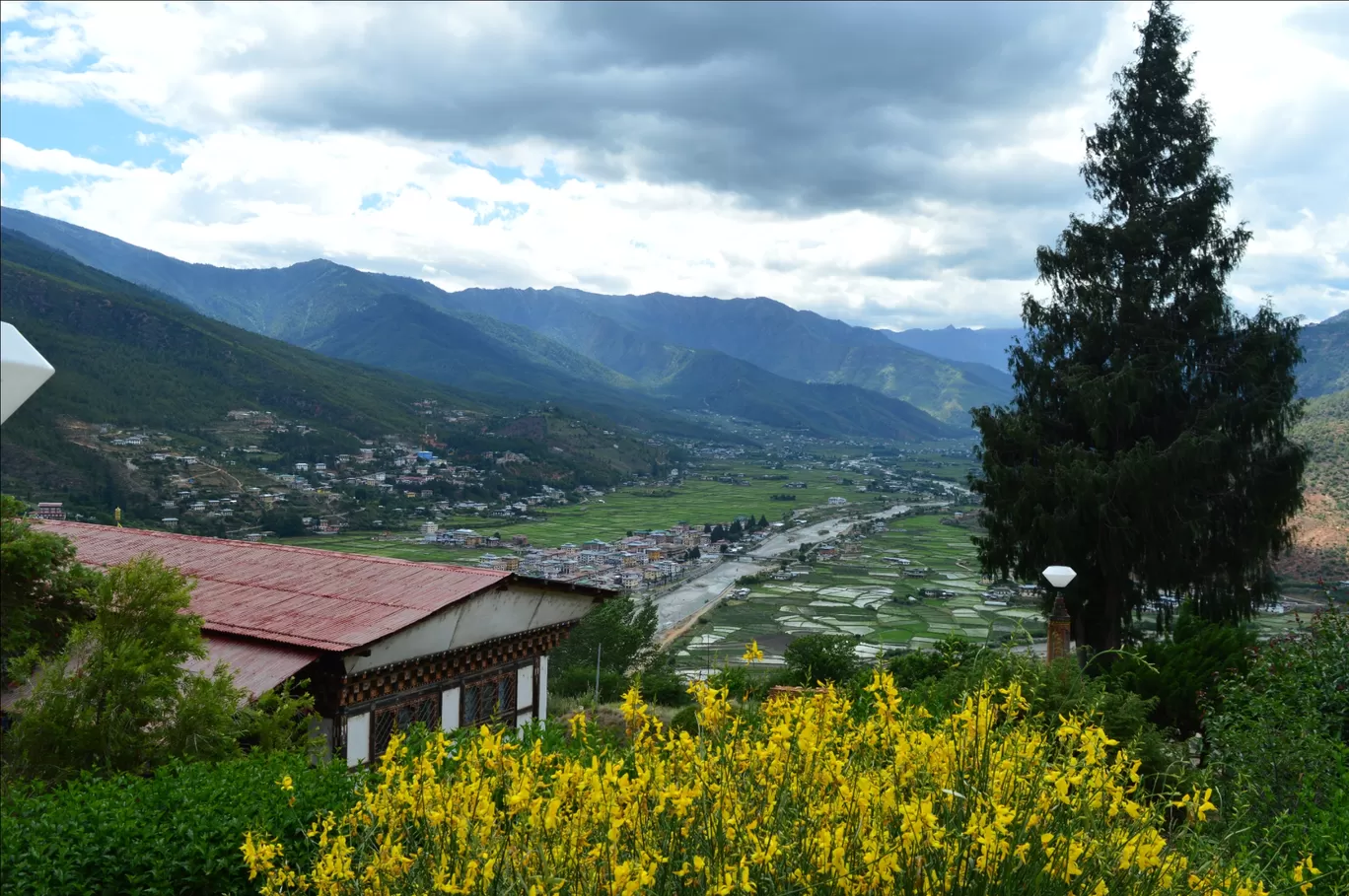 Photo of Bhutan By Pranav Mehendale