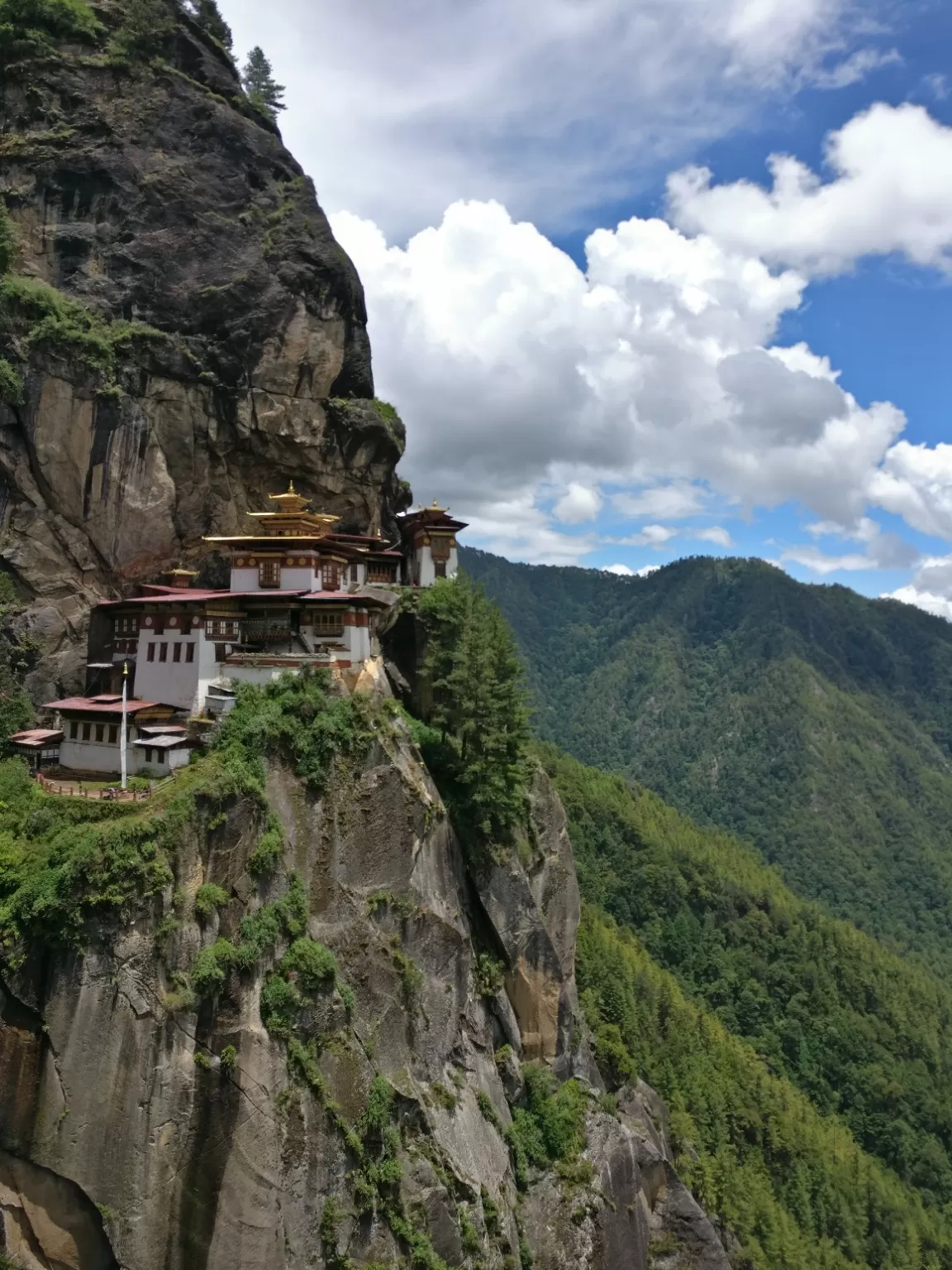 Photo of Bhutan By Pranav Mehendale