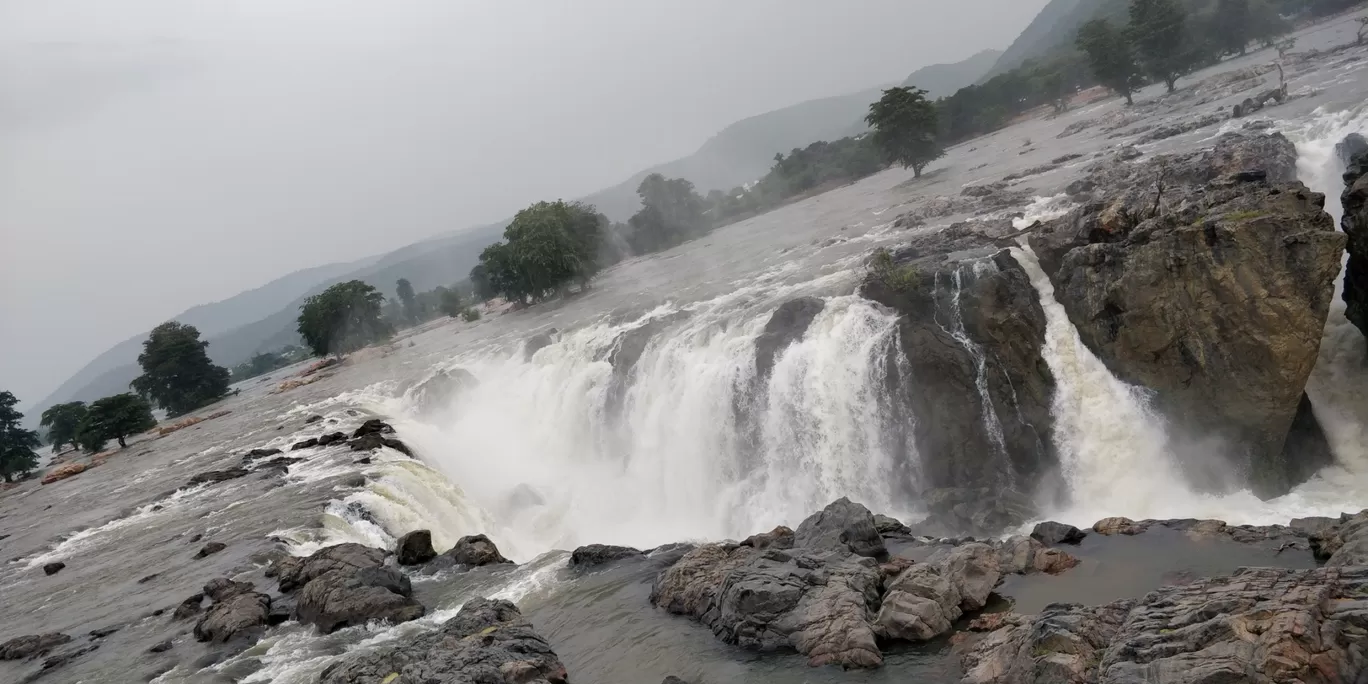 Photo of Hogenakkal Waterfalls By Dikshant Shekhar
